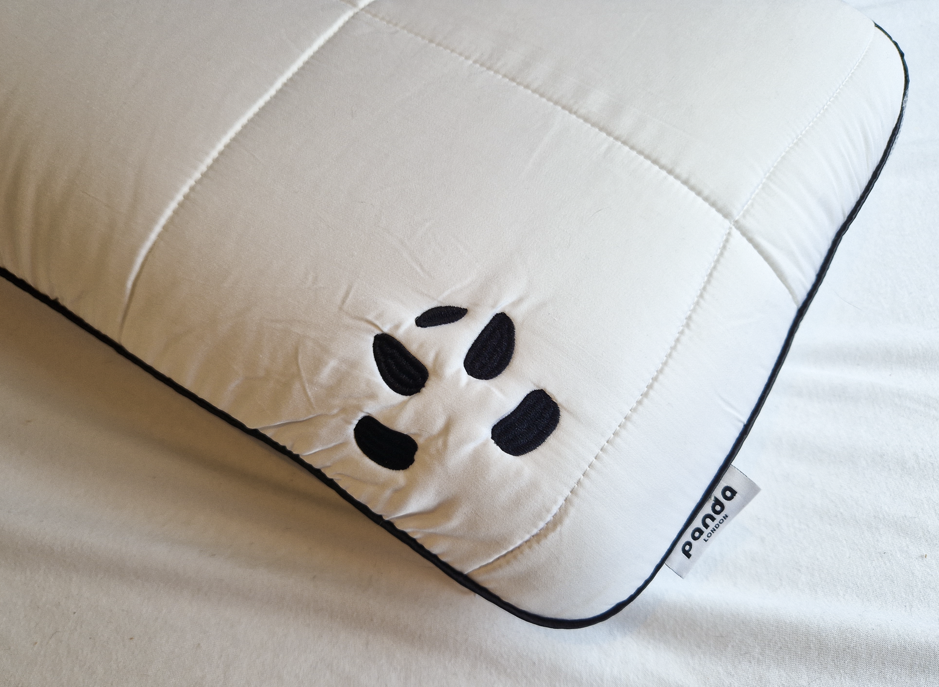 Panda Hybrid pillow with logo